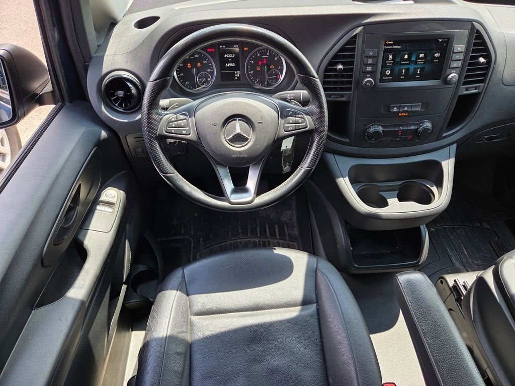 Used 2022 Mercedes-Benz Metris image 4