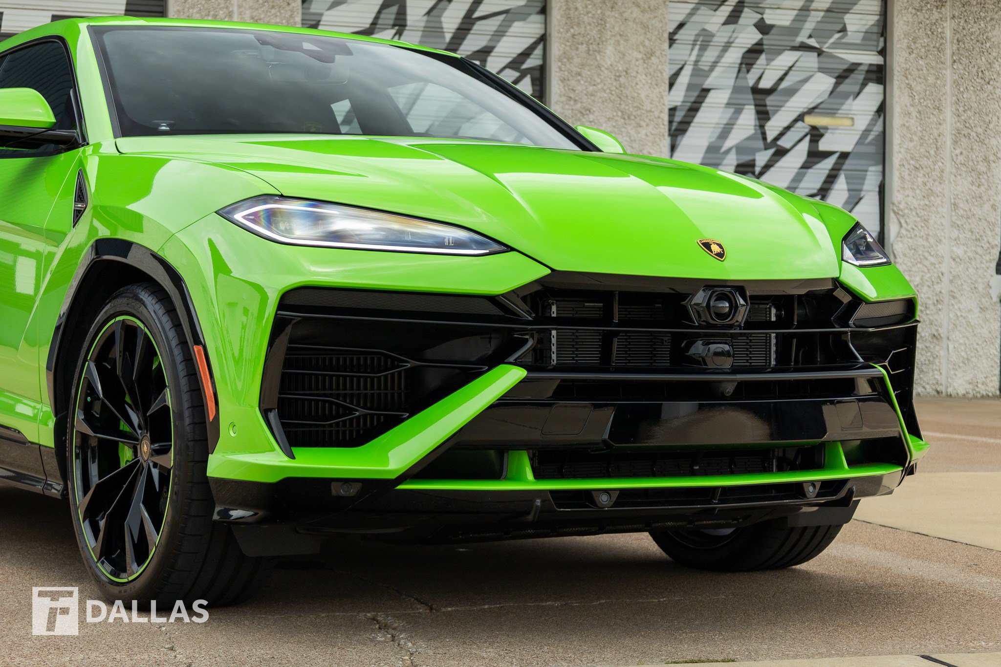 Used 2025 Lamborghini Urus Performante AWD/4WD image 2