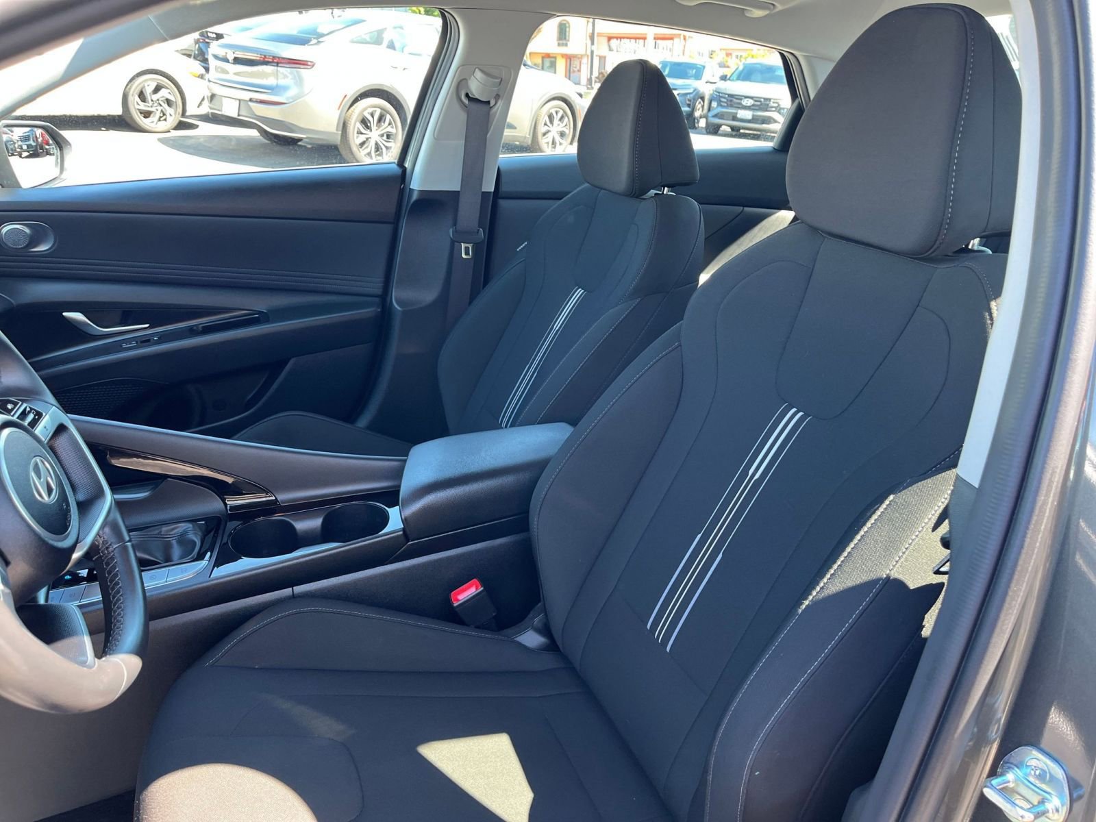 Used 2025 Hyundai Elantra SEL image 38