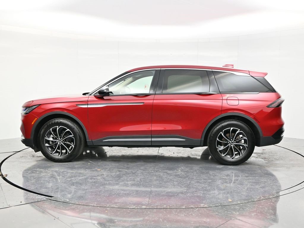 Used 2025 Lincoln Nautilus Premier image 8