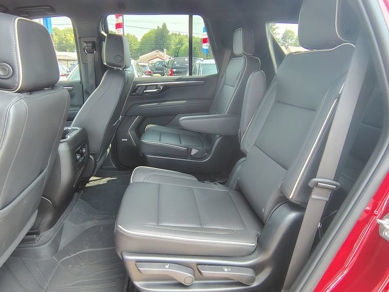 Used 2025 Chevrolet Tahoe Premier AWD/4WD image 11