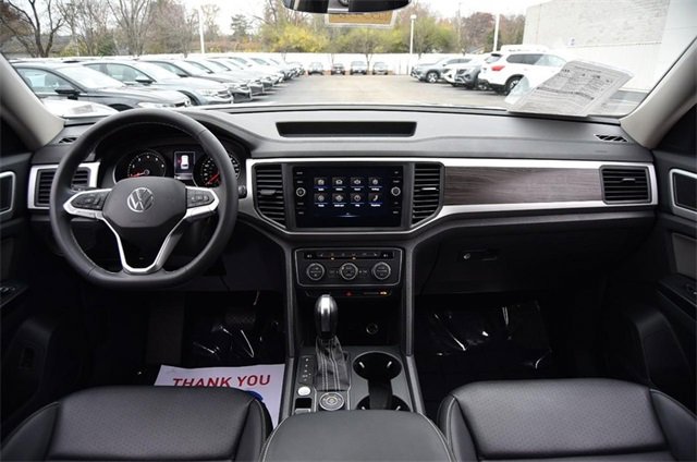 Certified 2021 Volkswagen Atlas SE w/ Towing Package image 7