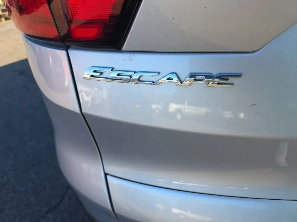 Used 2019 Ford Escape SE AWD/4WD image 16