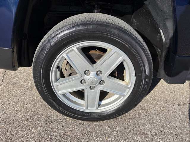 Used 2014 Jeep Patriot Sport image 28