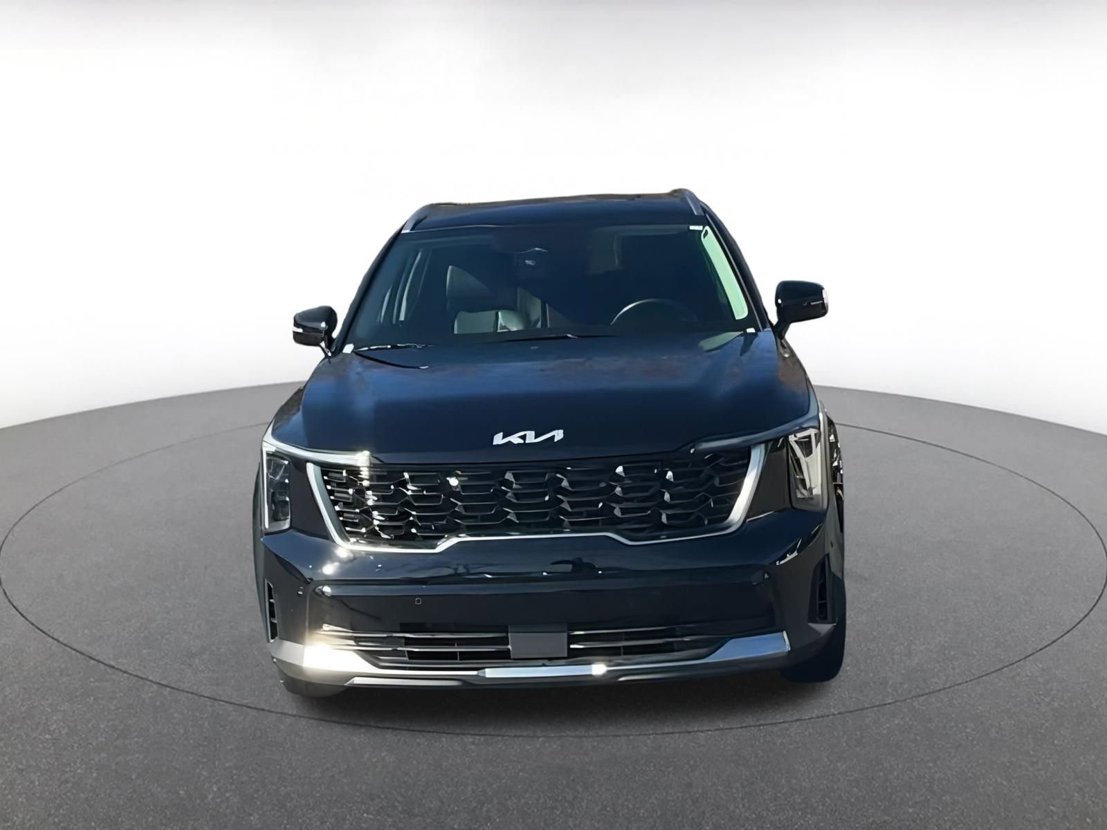 Used 2024 Kia Sorento S image 4