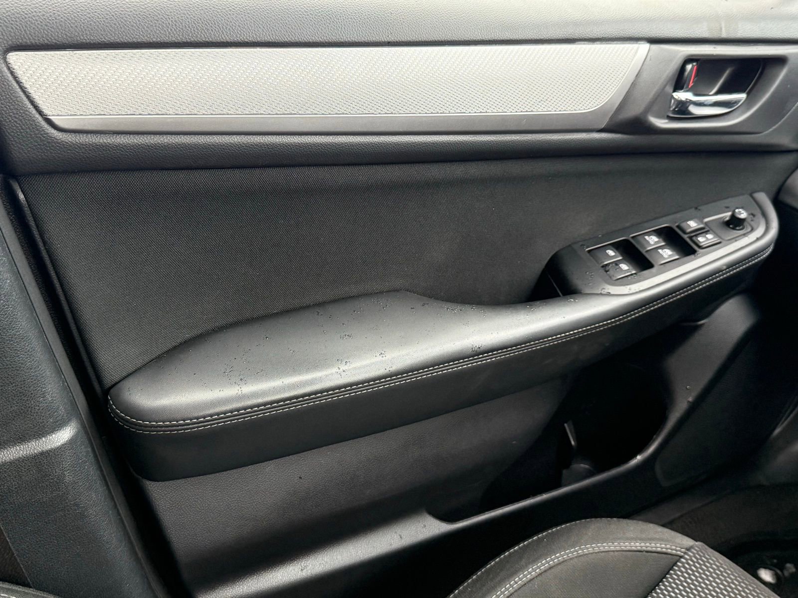 Used 2019 Subaru Outback 2.5i Premium image 32