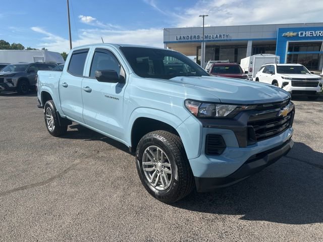 Used 2025 Chevrolet Colorado LT w/ Advanced Trailering Package AWD/4WD image 1