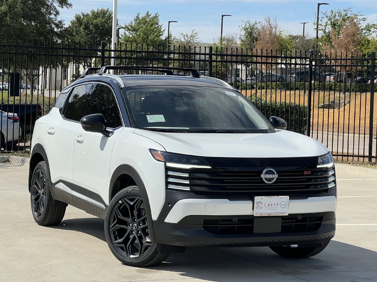 New 2027 Nissan Kicks SR FWD image 1