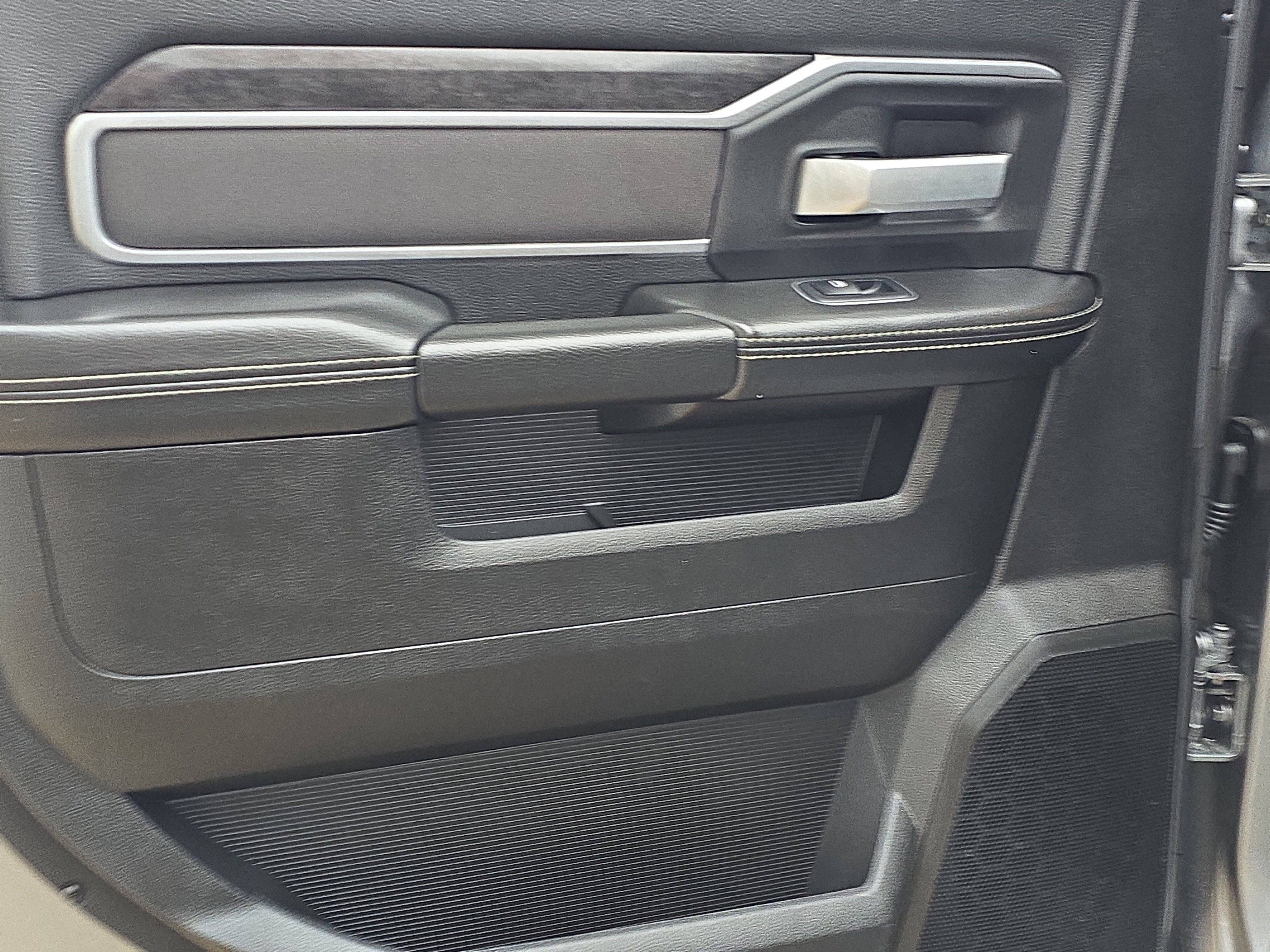 Used 2024 RAM 2500 Big Horn w/ Safety Group image 20