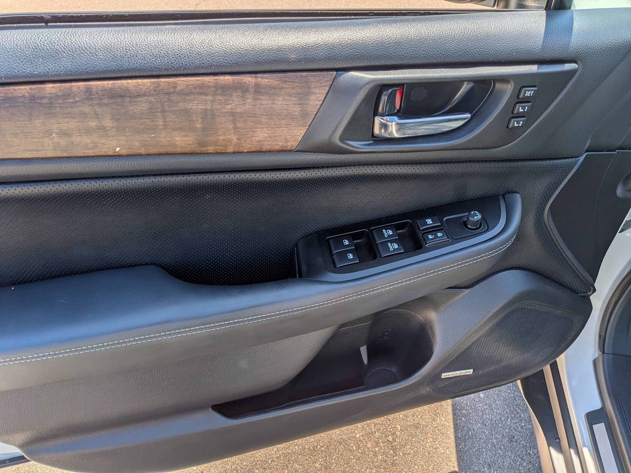 Used 2017 Subaru Outback 2.5i Limited AWD/4WD image 8