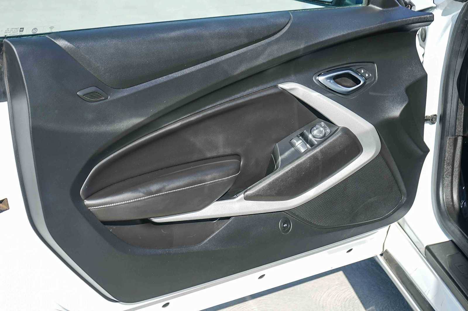 Used 2019 Chevrolet Camaro LT RWD image 18