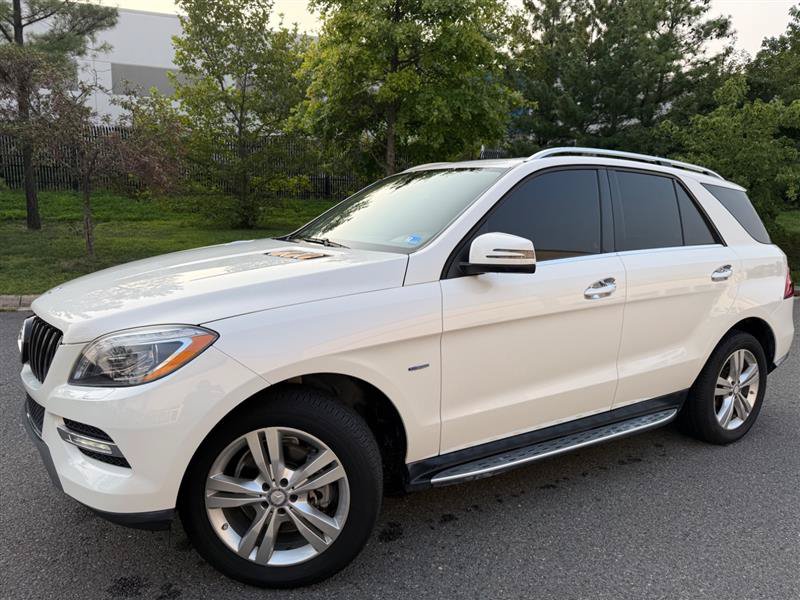 Used 2012 Mercedes-Benz ML 350 BlueTEC 4MATIC image 2