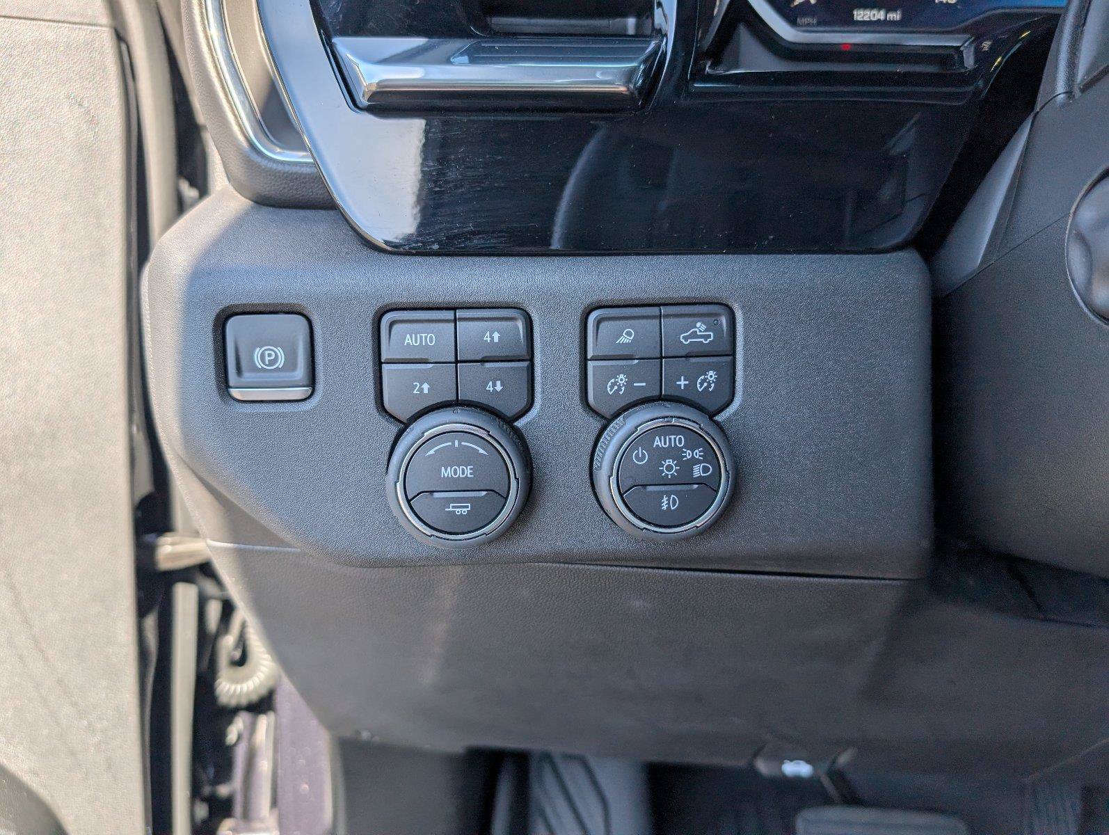 Used 2024 Chevrolet Silverado 1500 LTZ AWD/4WD image 29