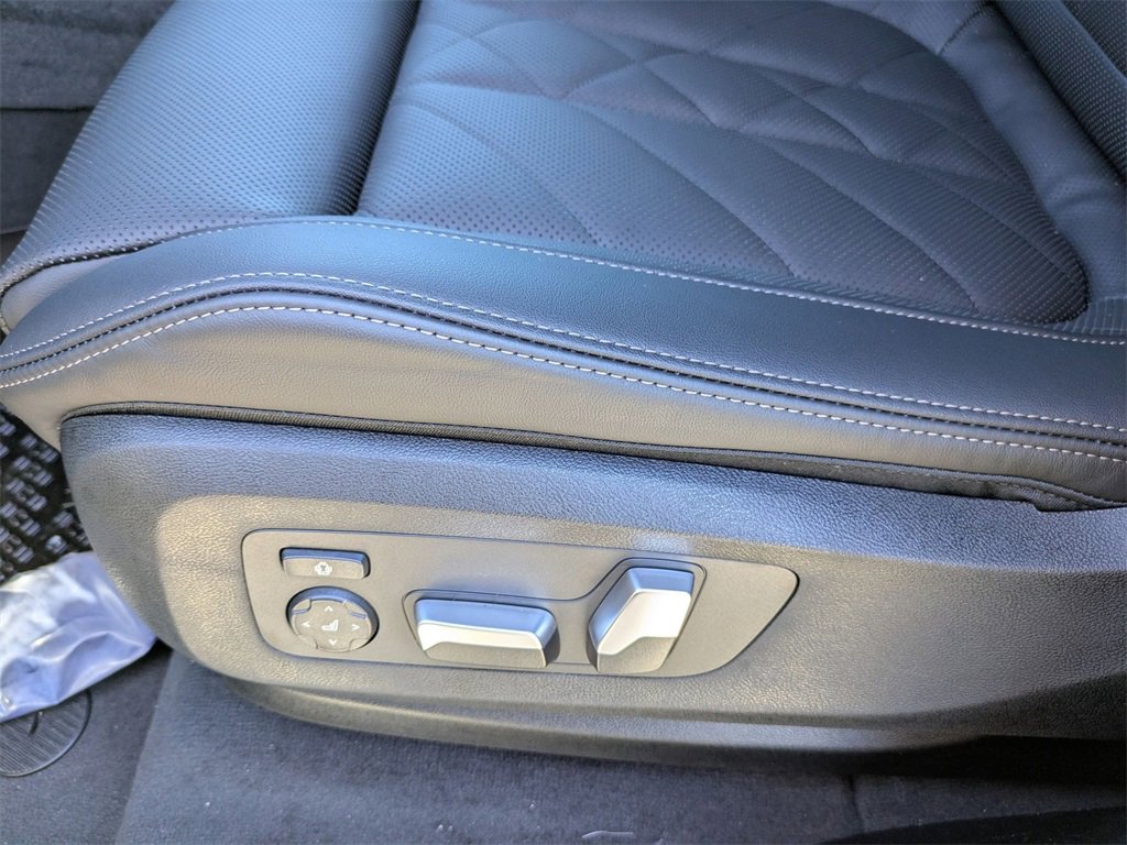New 2026 BMW X5 xDrive50e w/ M Sport Package image 14