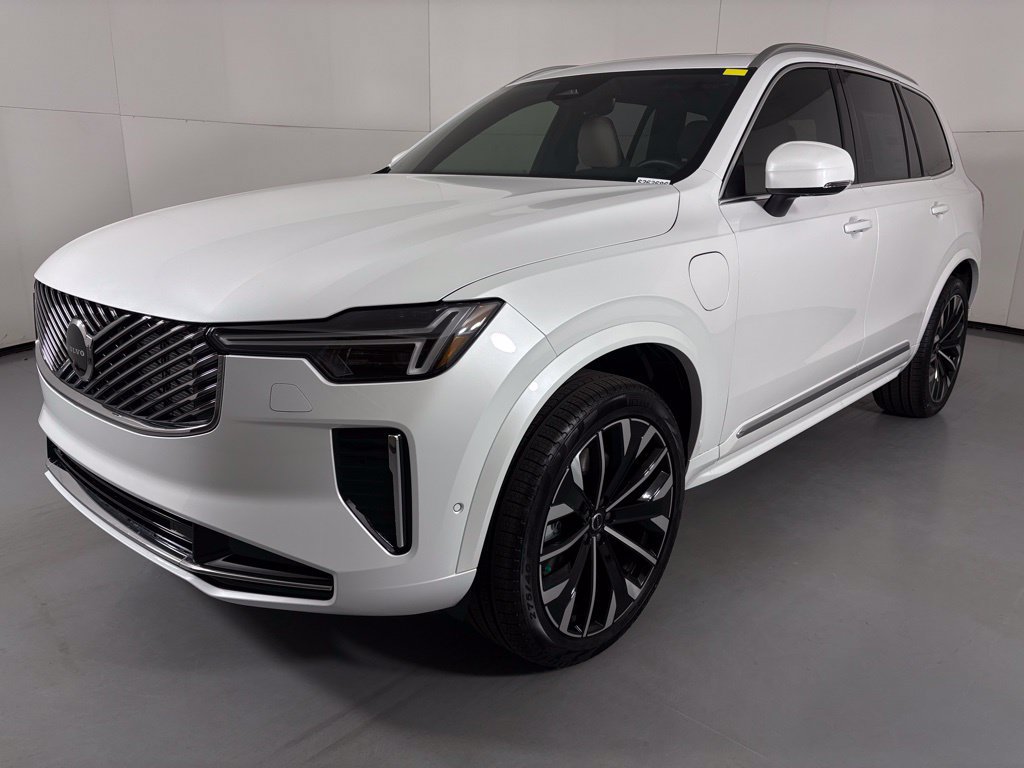 New 2026 Volvo XC90 T8 Plus w/ Protection Package Premier AWD/4WD image 4