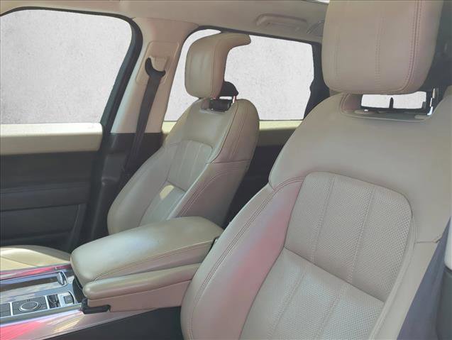 Used 2018 Land Rover Range Rover Sport HSE image 12