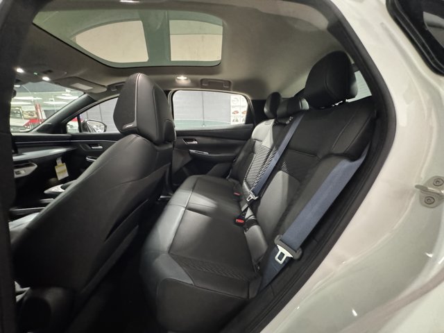 New 2026 Nissan Leaf Platinum+ w/ Cargo Package (Platinum+) FWD image 28