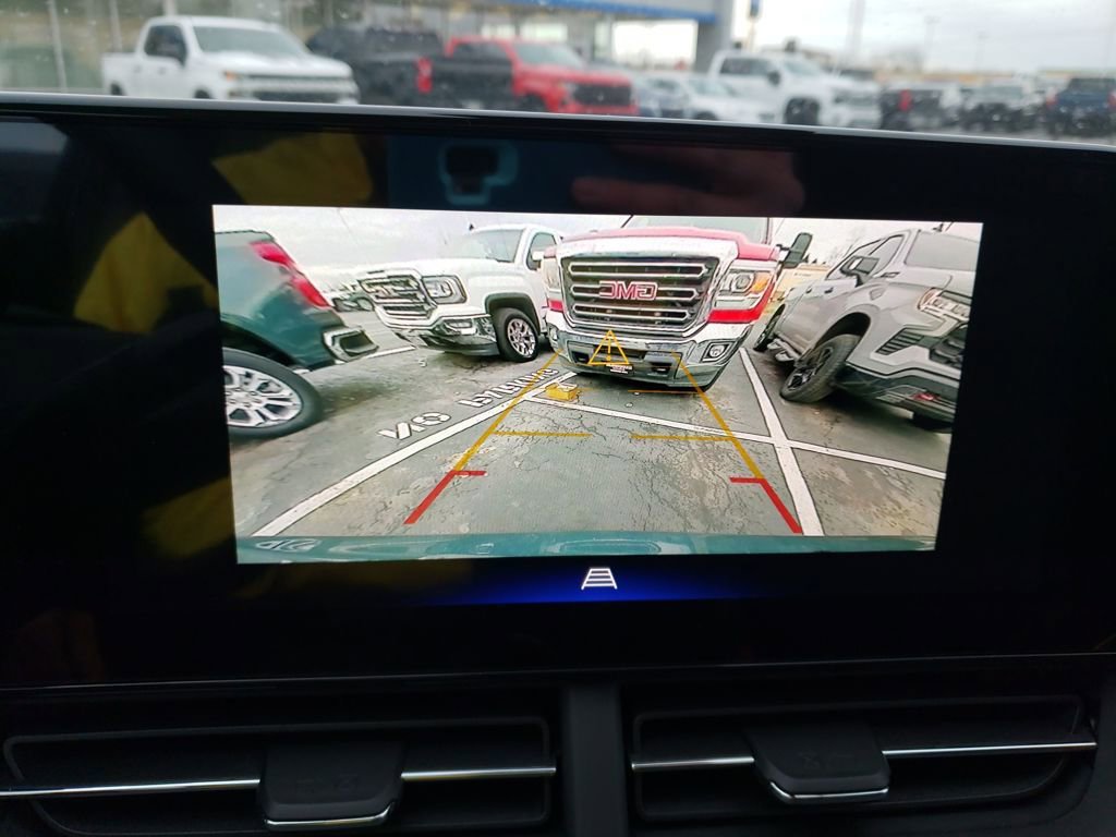 New 2026 Chevrolet Trax LT w/ Sunroof Package image 17