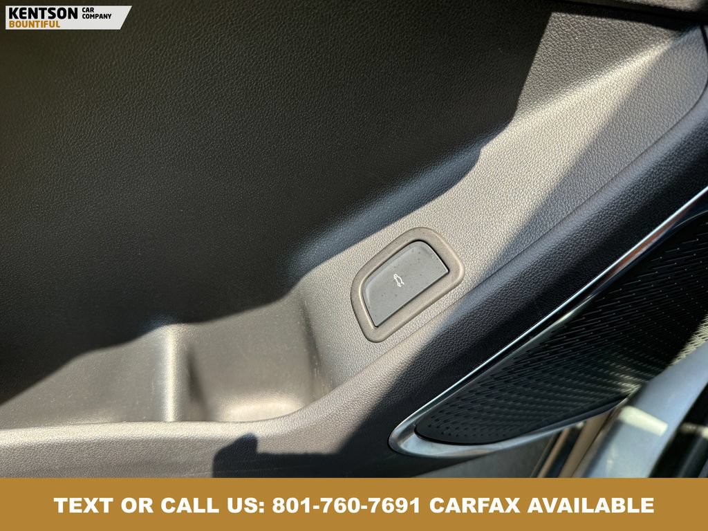 Used 2025 GMC Acadia Elevation w/ Elevation Premium Package AWD/4WD image 22