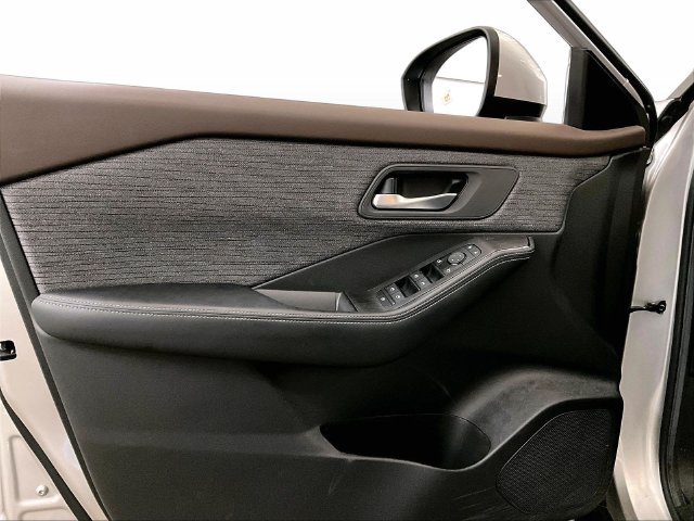 Used 2023 Nissan Rogue SV AWD/4WD image 22