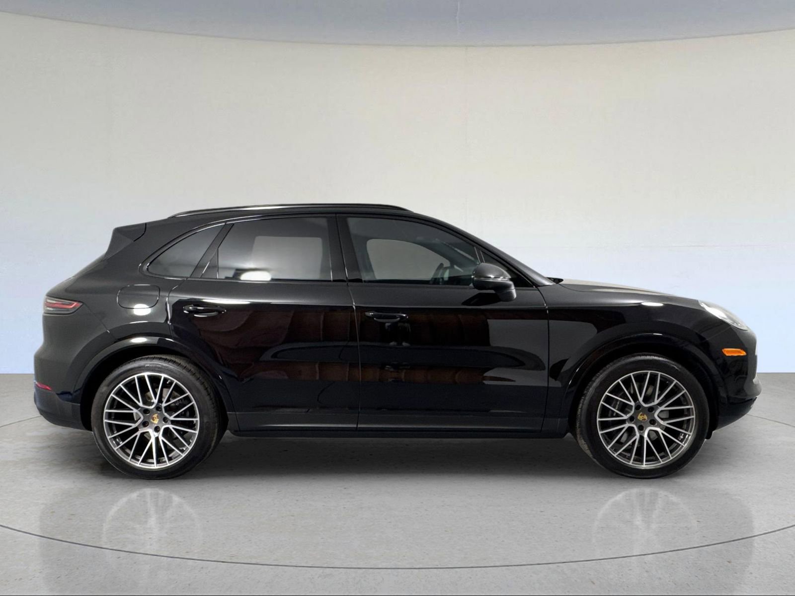 Certified 2023 Porsche Cayenne image 9