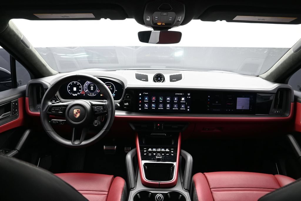Certified 2025 Porsche Cayenne GTS AWD/4WD image 19