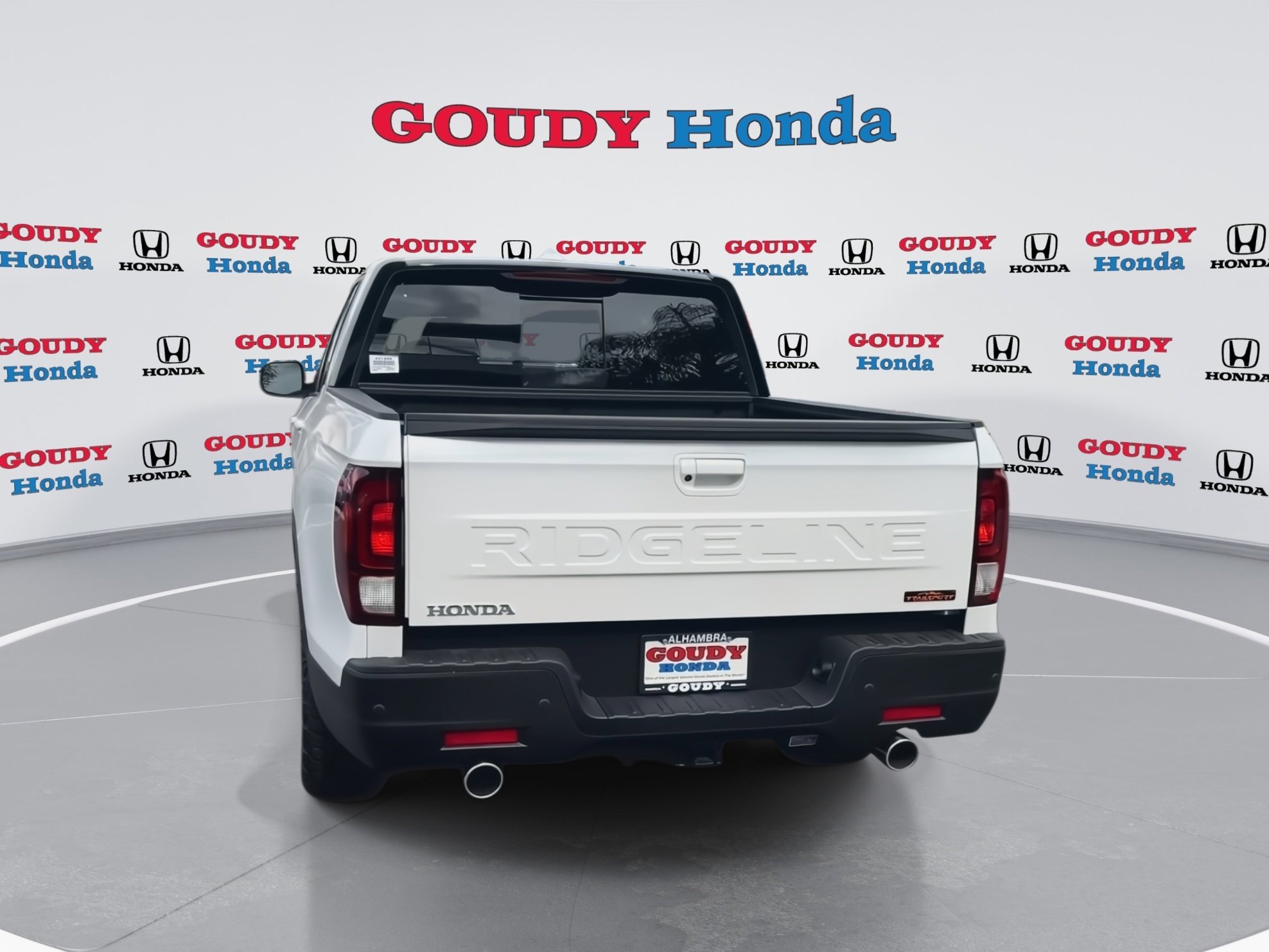 Used 2025 Honda Ridgeline TrailSport image 7