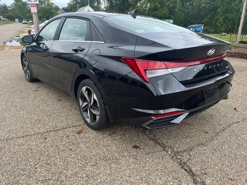 Used 2023 Hyundai Elantra Limited FWD image 7