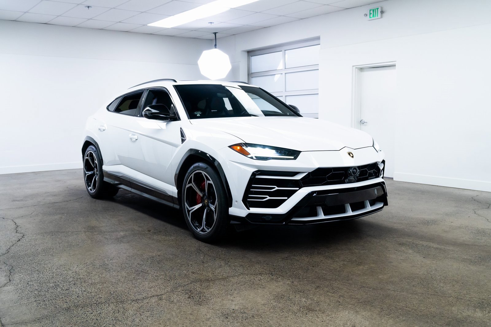 Used 2020 Lamborghini Urus image 28