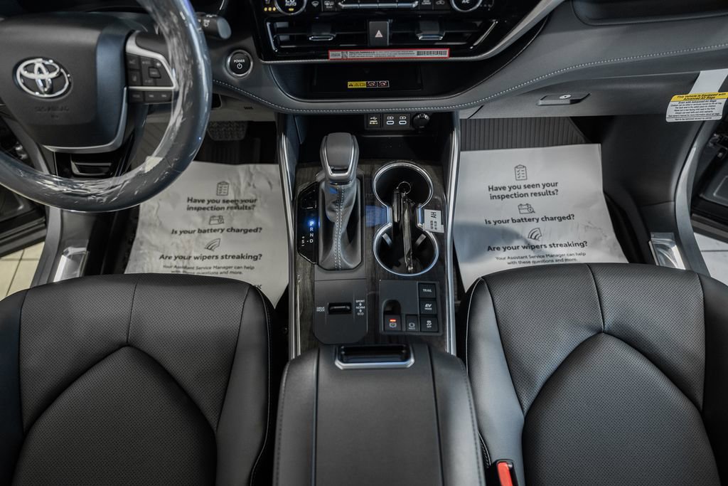 New 2026 Toyota Highlander Platinum image 29