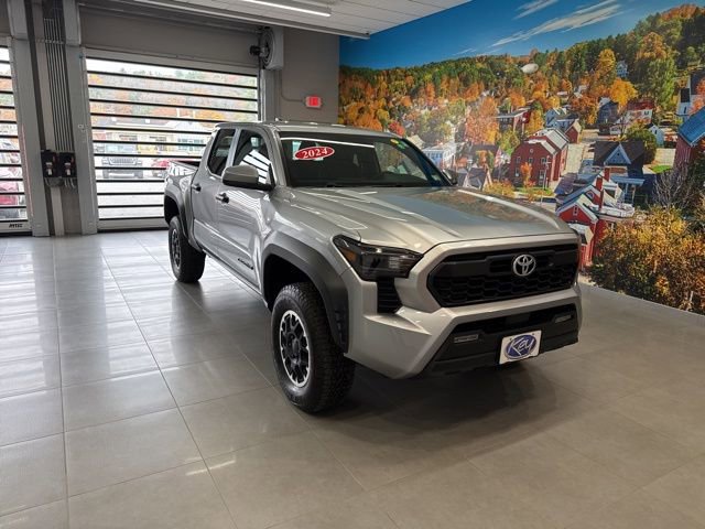 Used 2024 Toyota Tacoma TRD Off-Road image 9