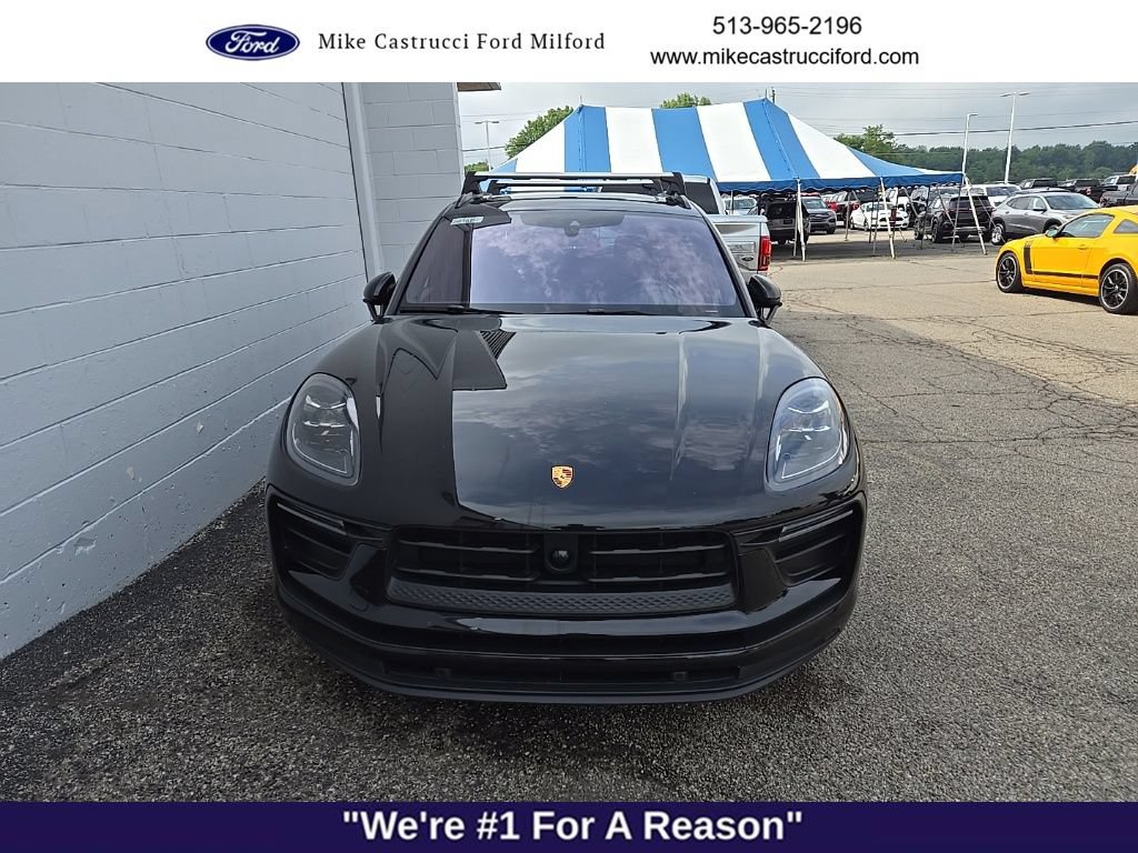 Used 2024 Porsche Macan AWD/4WD image 2