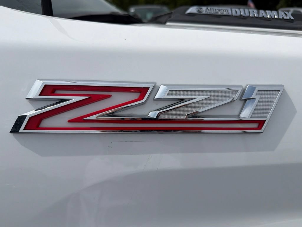Used 2025 Chevrolet Silverado 2500 LTZ w/ LTZ Plus Package AWD/4WD image 9