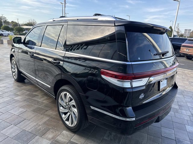 Certified 2024 Lincoln Navigator Reserve image 4
