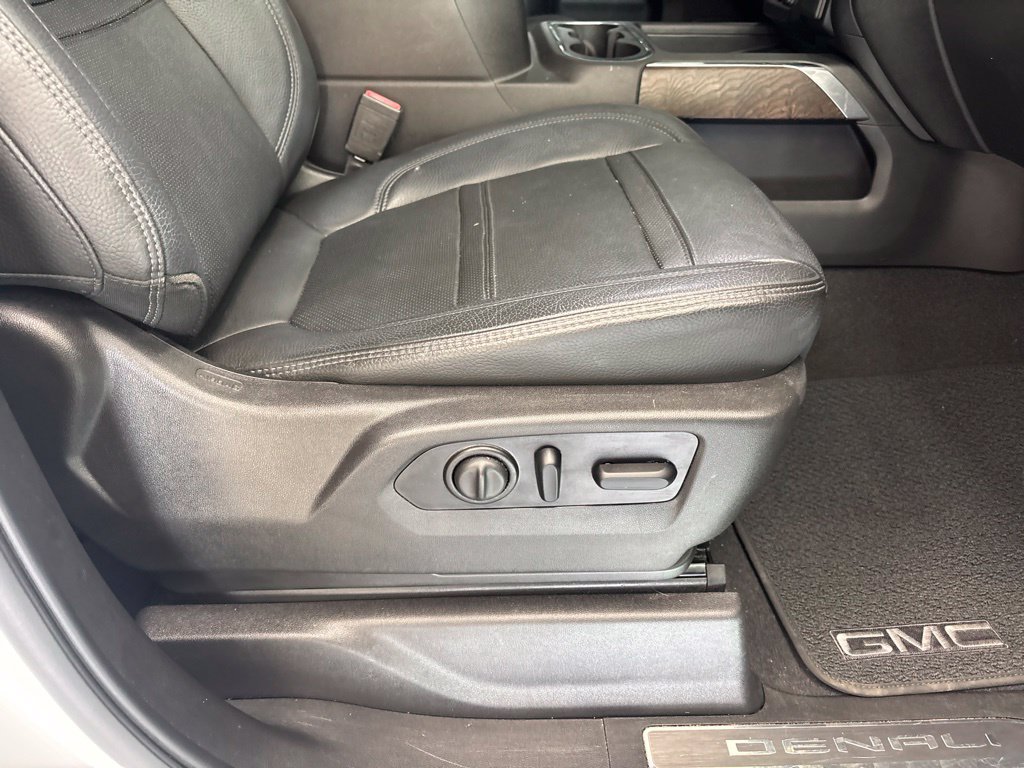Used 2020 GMC Sierra 1500 Denali AWD/4WD image 16