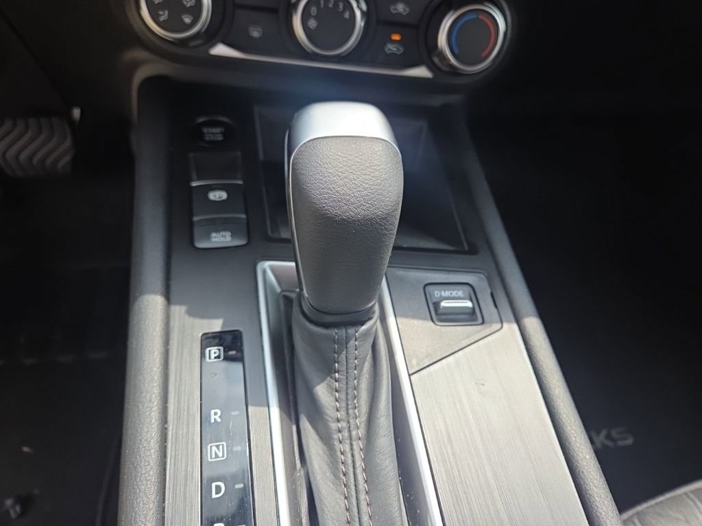 Used 2025 Nissan Kicks SV FWD image 22