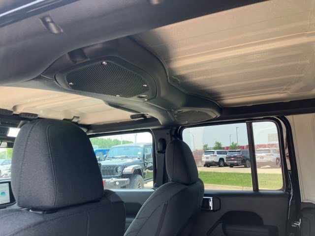 New 2025 Jeep Wrangler Sport S image 27