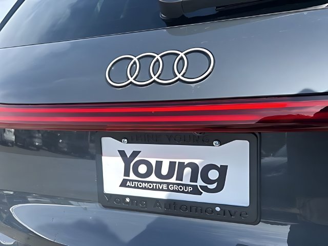Used 2025 Audi Q5 Premium w/ Convenience Package AWD/4WD image 13