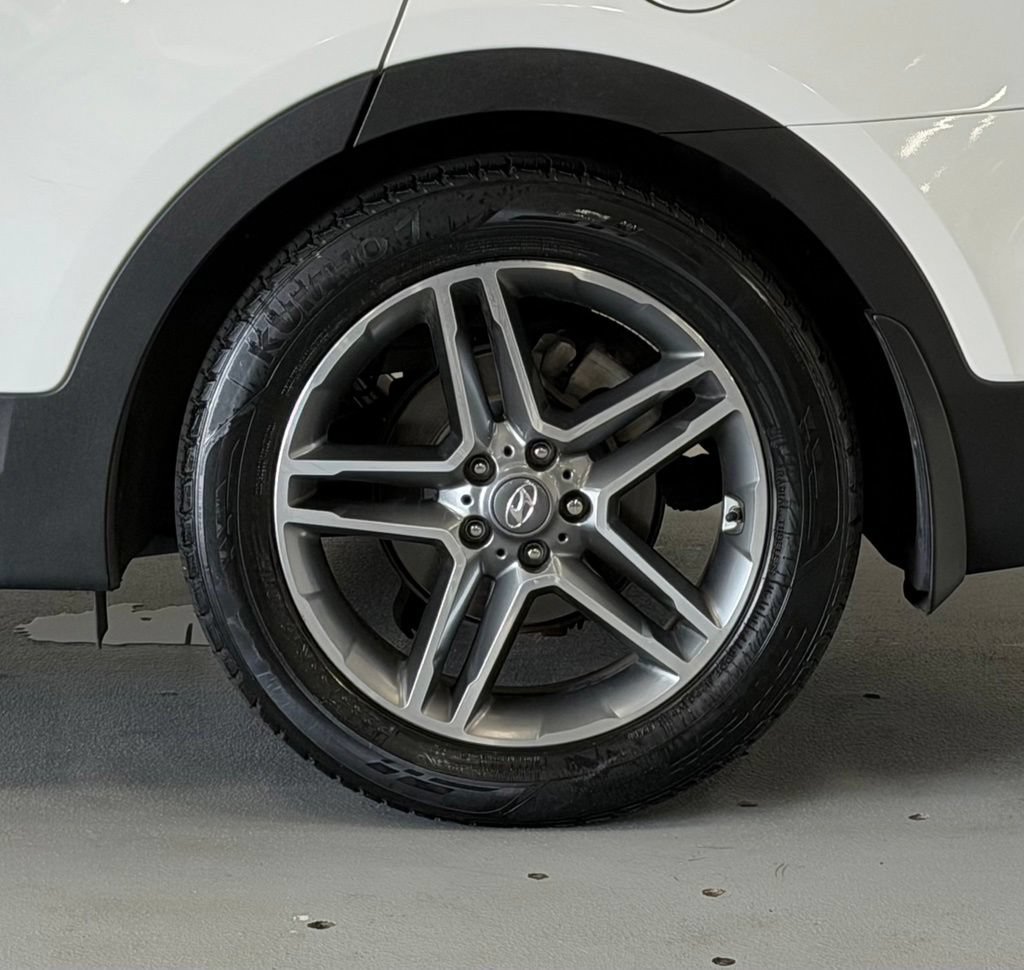 Used 2019 Hyundai Santa Fe XL FWD image 8