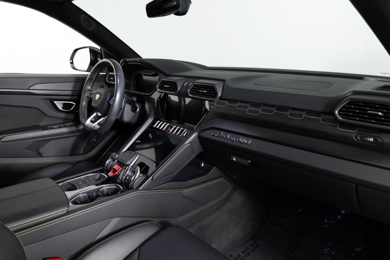 Used 2021 Lamborghini Urus AWD/4WD image 38