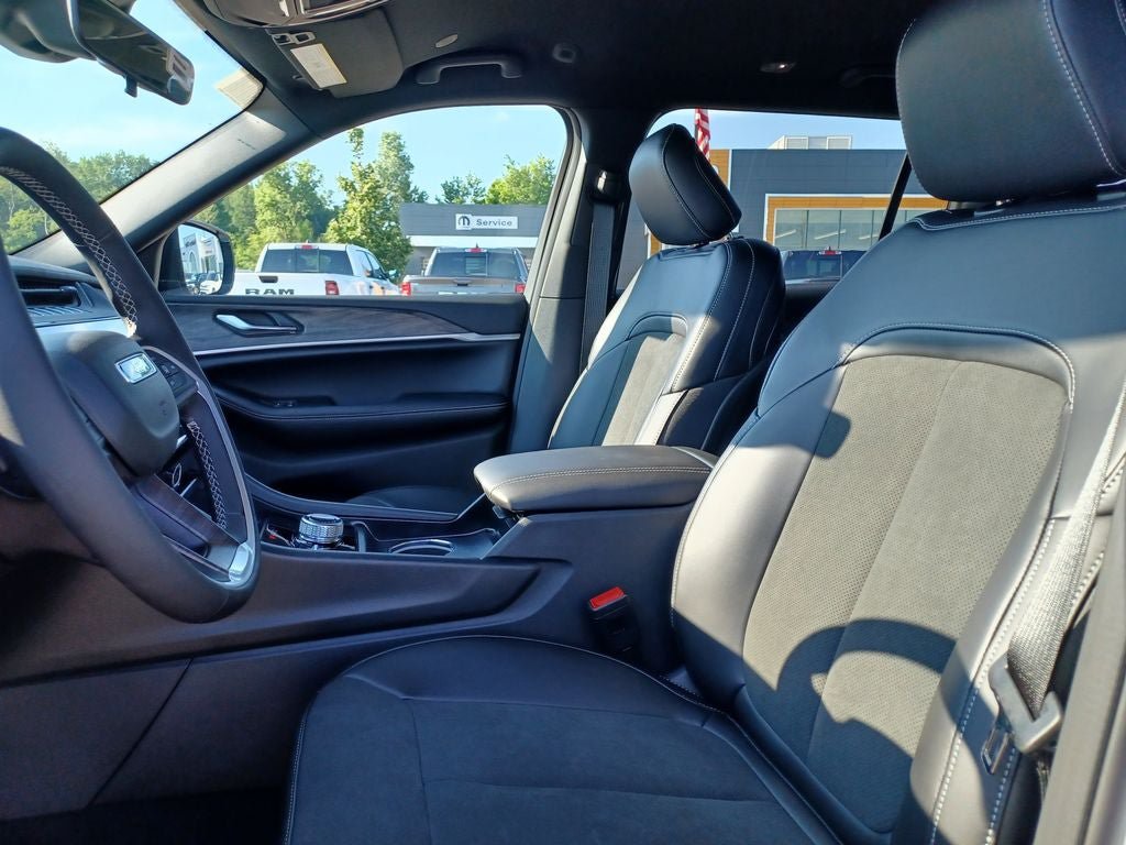 New 2026 Jeep Grand Cherokee L 4WD image 7