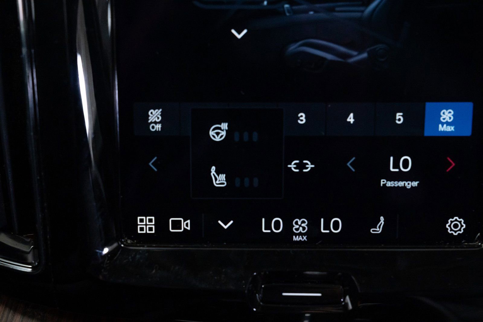 Used 2024 Volvo XC60 T8 Plus image 14