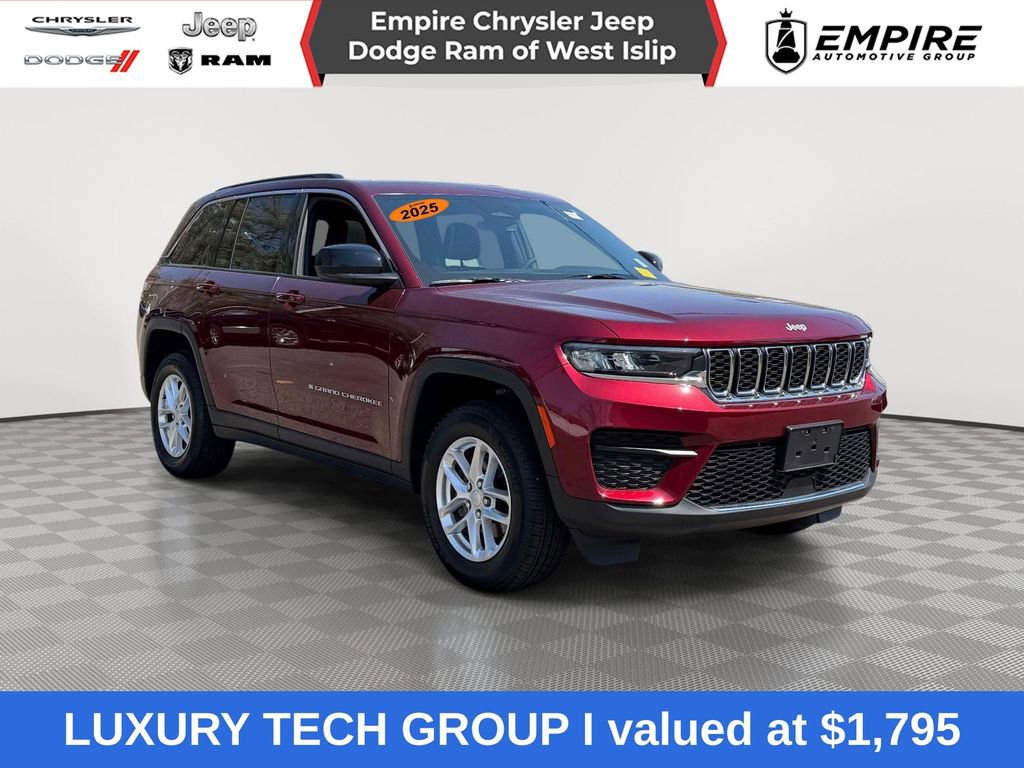 Used 2025 Jeep Grand Cherokee Laredo X w/ Luxury Tech Group I AWD/4WD video 1