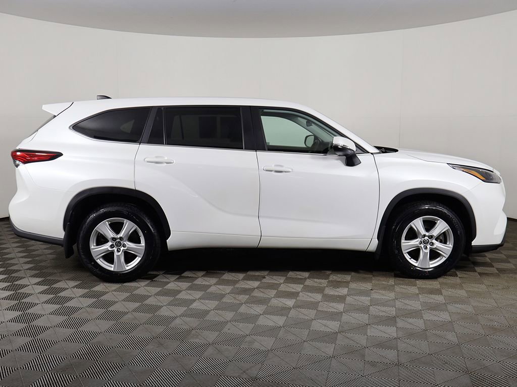 Used 2023 Toyota Highlander L AWD/4WD image 15