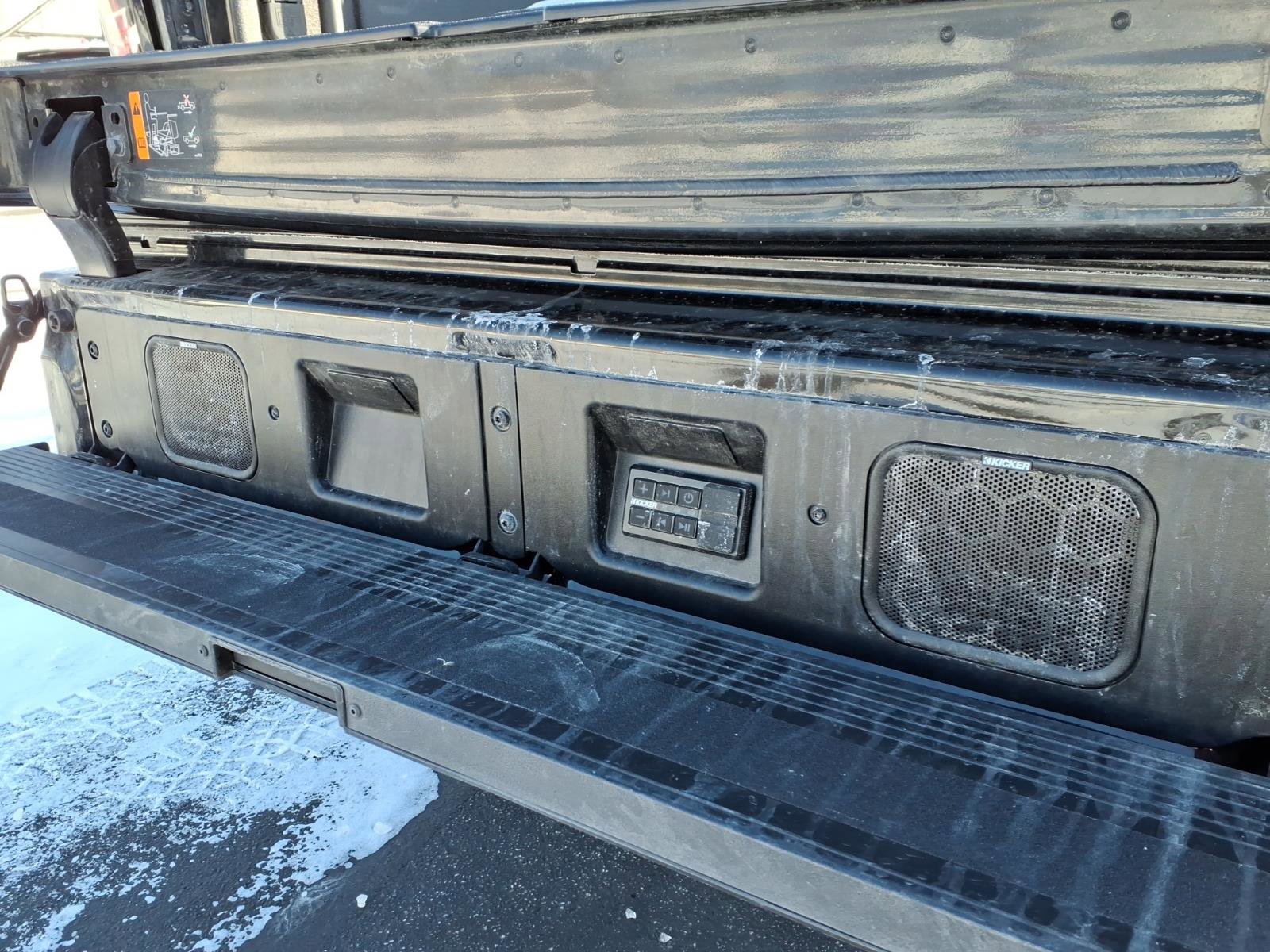 Used 2025 GMC Sierra 2500 AT4X image 6