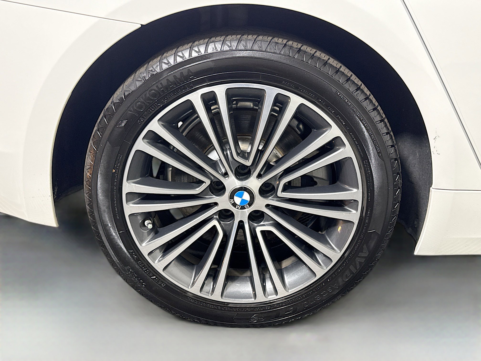 Used 2019 BMW 530i w/ Convenience Package image 33