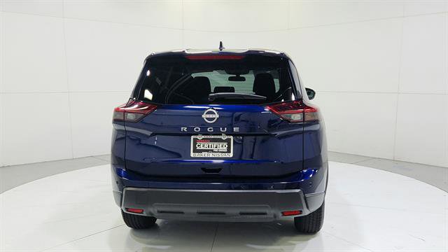 Certified 2025 Nissan Rogue SV image 7