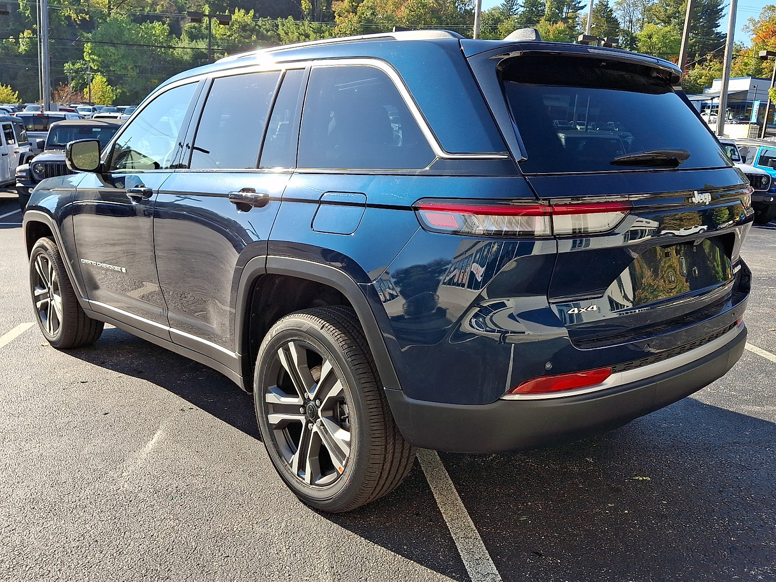 New 2027 Jeep Grand Cherokee Limited AWD/4WD image 4