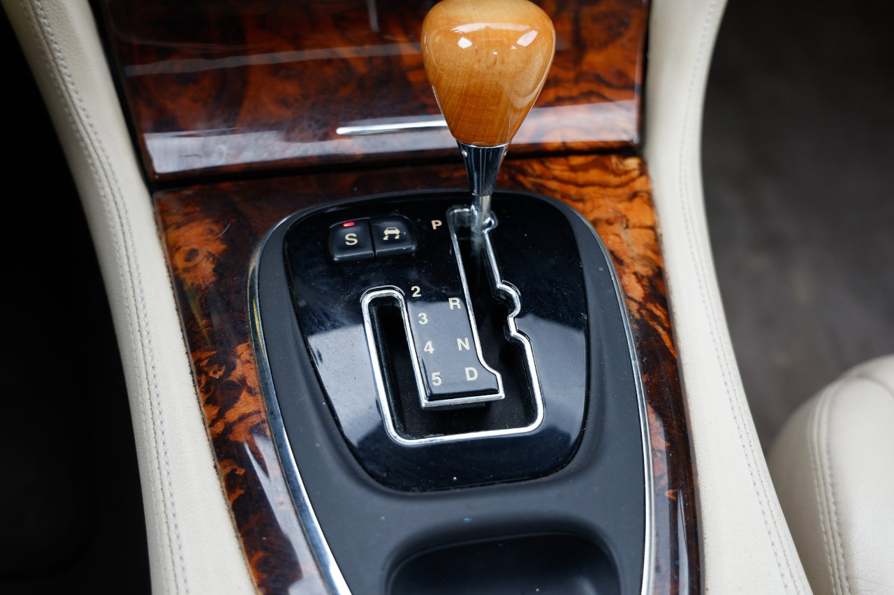 Used 2004 Jaguar XJ8 image 39