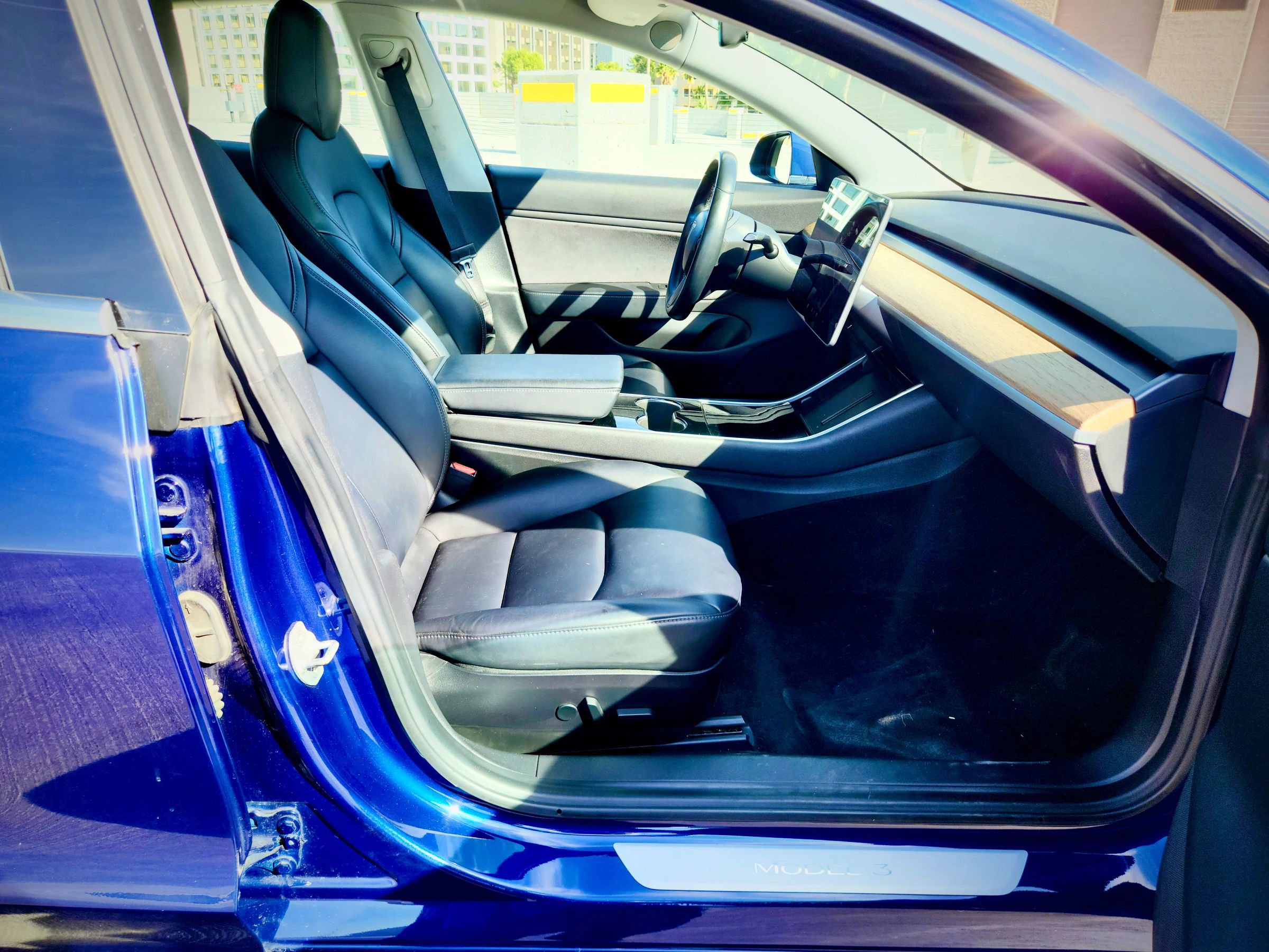 Used 2018 Tesla Model 3 Mid Range RWD image 18